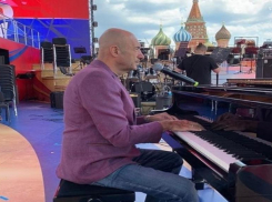 Ирина Дубцова посоветовала Игорю Крутому всегда улыбаться