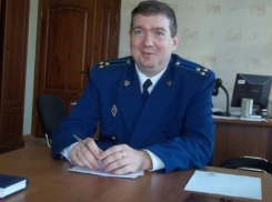 Редкий день: прокурор Волгограда официально принимает подарки