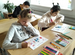 В Волгоградской области школьников отправили на двухнедельные каникулы