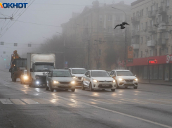 Автомобилисты массово бьются в снегодождь в Волгограде
