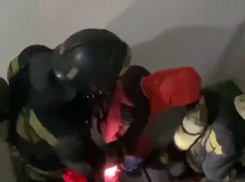 Утром из волгоградской многоэтажки эвакуировали 60 человек