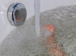 Под Волгоградом в ванной утонул 11-месячный из-за халатности матери