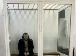 Расстрелявшего из ревности в подъезде соперника под Волгоградом отправили в СИЗО