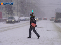 На дороги Волгограда вывели 70  единиц спецтехники