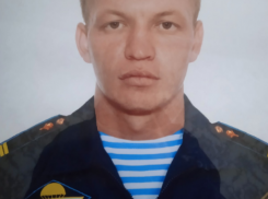 Под Волгоградом простились с погибшим на Украине десантником Андреем Чашкиным 