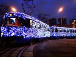 Жители Волгограда прокатятся на новогодних трамваях и троллейбусах