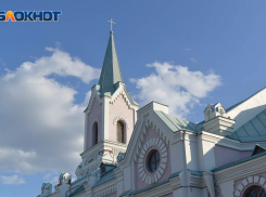 Депутаты Волгограда подарили католикам землю и костел в центре города