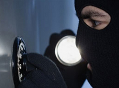 Под Волгоградом из магазина стройматериалов похищен сейф с деньгами