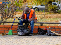 Убогими перекопанными дворами будут любоваться волгоградцы на предстоящих каникулах