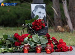В суде Волгограда допросили сестру убитого из-за ссоры в школьном чате Романа Гребенюка 
