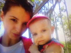 Таксист внезапно умер за рулем: волгоградка в тяжелом состоянии и ее 10-месячная дочка в больнице