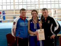 16-летняя волгоградка дважды отправила в нокдаун «олимпийскую надежду» России  