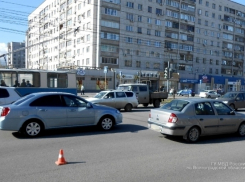 На севере Волгограда водитель на Renault сбил 12-летнего школьника