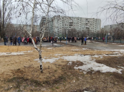 Десятки школ в списке эвакуированных в Волгограде