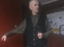 Жители Волгограда ищут родственников потерявшегося пенсионера