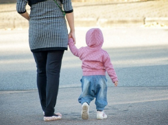 Маршрутчик высадил волгоградку с ребенком посреди дороги из-за желания быстрее закончить рабочий день