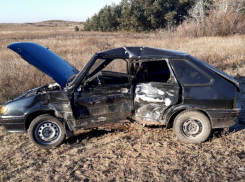 Три человека пострадали в ДТП маршрутки и «четырнадцатой» на трассе в Волгоградской области