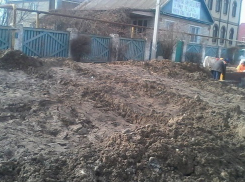 Поселок Гумрак превратился в грязное месиво после реконструкции дороги к аэропорту Волгограда ﻿