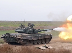 Мобилизованных готовят в танкисты на полигоне под Волгоградом