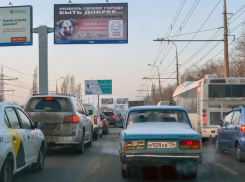 Водитель автобуса №55 в сильный туман врезался в грузовик в Волгограде: пострадал пассажир