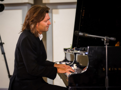 В Волгограде Дмитрий Маликов провел мастер-класс для одаренных детей 