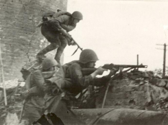 Здесь половина Сталинграда осталась, - генерал Чуйков о судьбе населения города