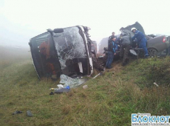 Под Волгоградом столкнулись Приора и автобус из Баку: 2 человека погибло