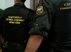 В Волгоградском аэропорту разыскали женщину с 6-летним сыном, скрывающуюся от мужа