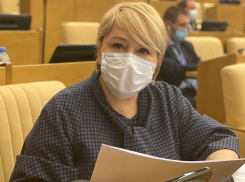 Депутат Ирина Гусева рассказала, кто будет платить за холодные батареи и грязную воду из крана