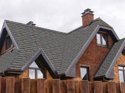 Как выгоднее всего отремонтировать кровлю дома в Волгограде