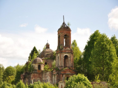 Не спихивать на нищие поселения разваливающиеся церкви призвал волгоградский общественник