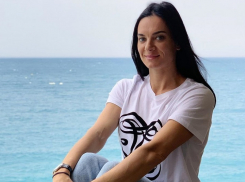 Елена Исинбаева позавидовала популярности «пустых» девушек
