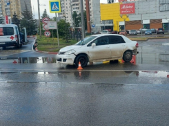 75-летний пенсионер на электроскутере не поделил дорогу с Nissan в Волгограде