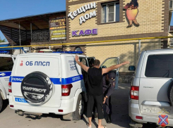 «Буди нижнего»: облаву на спящих мигрантов устроила полиция под Волгоградом 