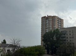 Мощный ливень задержится до вечера в Волгограде