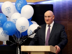 «Я не Горбачёв»: Путина просят выгнать из думы волгоградского депутата за идею запретить продажу алкоголя в новогодние праздники