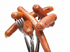 Бизнес-леди поставляла в волгоградский детсад поддельные сосиски 