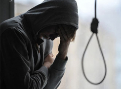 В Волгоградской области школьник пытался повеситься из-за несчастной любви