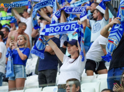 «Все ли решают в футболе деньги?»: спортжурналисты и тренер о нежданном проигрыше «Ротора» 