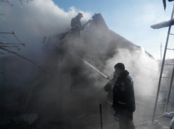 Новорожденный малыш и двое взрослых погибли при пожаре под Волгоградом