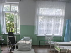 По два месяца ждут помощи волгоградцы с COVID-19, жалуются на отсутствие тестов и лекарств