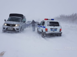 Под Волгоградом массовое ДТП из 8 машин: погибли две женщины