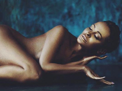 Гражданская жена волгоградца Прохора Шаляпина снялась в эротической фотосессии