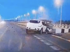 Выжившую в ДТП маму-водителя обследуют врачи в Волгограде — двое детей погибли 