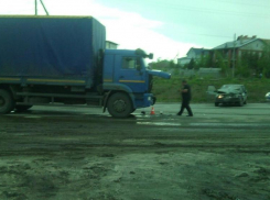 На севере Волгограда пенсионер на ВАЗ-21091 протаранил КамАЗ