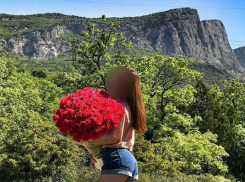 Волгоградка забралась в горы ради демонстрации шикарного букета и своего «ореха»