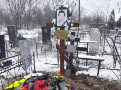 Тело мамы пришлось размораживать и хоронить на 9-й день: волгоградец о ритуальном беспределе