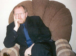 Пощечина волгоградской культуре: руководить театром НЭТ позвали престарелого режиссера из Перми