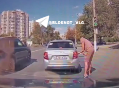 Водительскую солидарность к «забывашке» сняли на видео в Волгограде