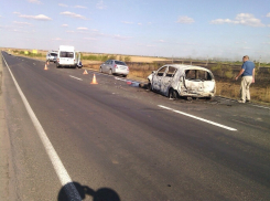 Под Волгоградом в ДТП с маршруткой пострадал 3-летний ребенок и двое взрослых
